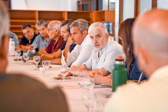 El secretario de Agricultura, Ganadería y Pesca  reunió con (CARBAP).